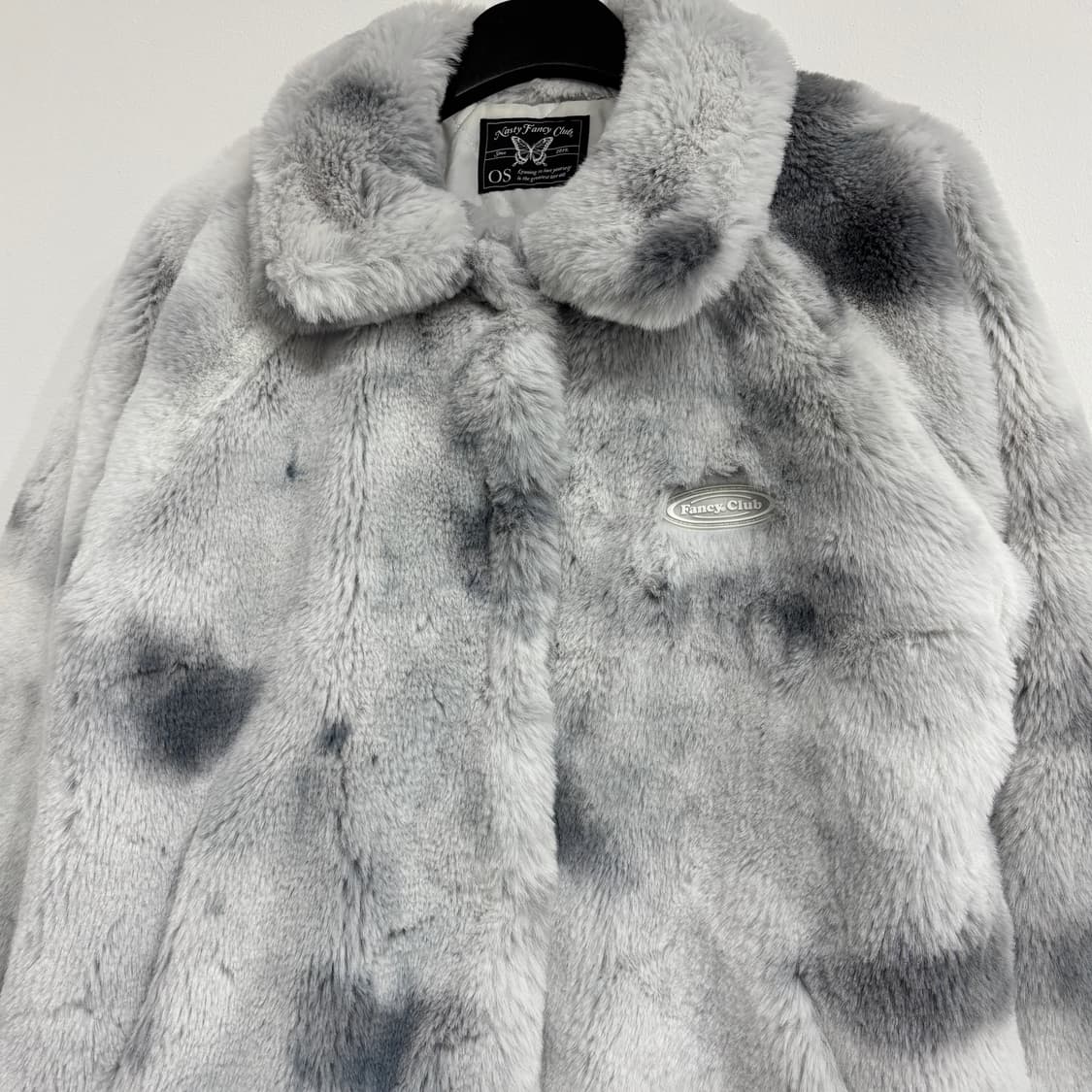 네스티팬시클럽 퍼 자켓(카리나님 착용) 상품이미지2