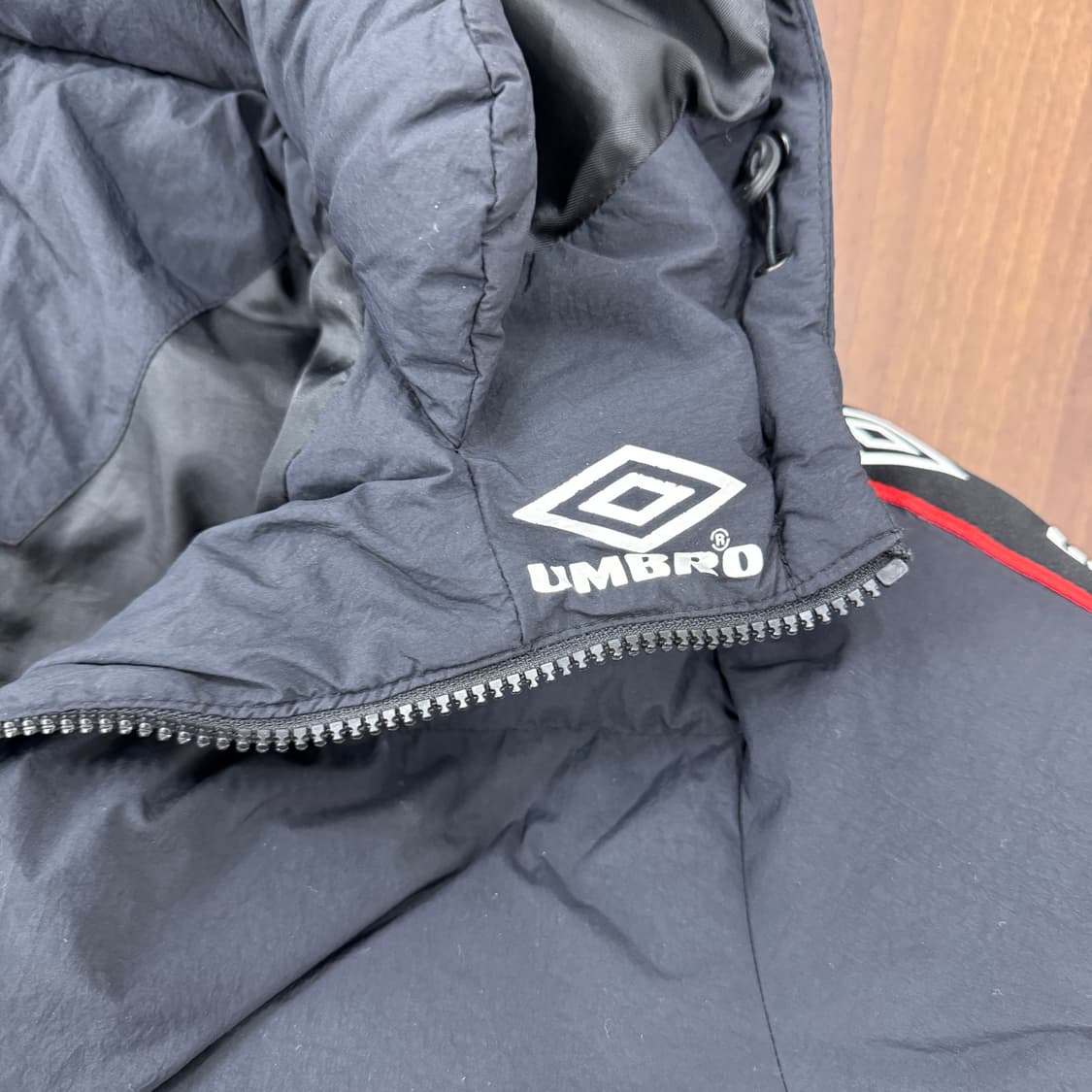 S(95~100) 엄브로 사이드라인 블랙 후드 패딩 자켓 상품이미지6