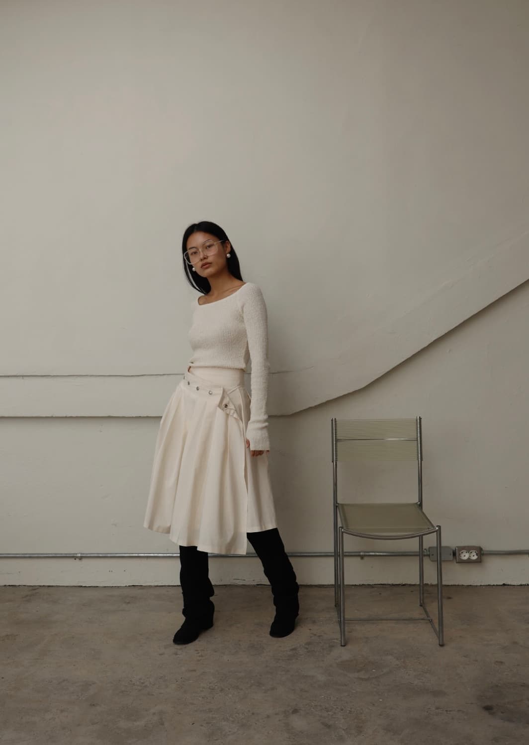 르콩 언발 플리츠 버튼 스커트 아이보리 상품이미지4