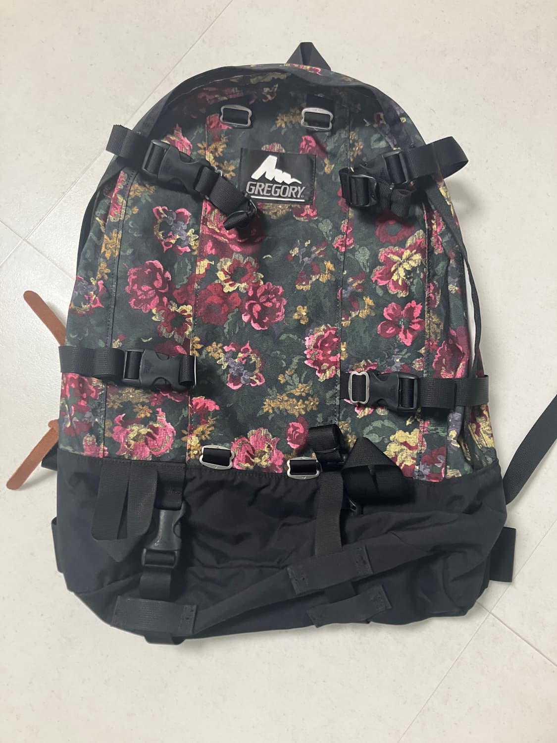 그레고리 구로고 데이앤하프 상품이미지1