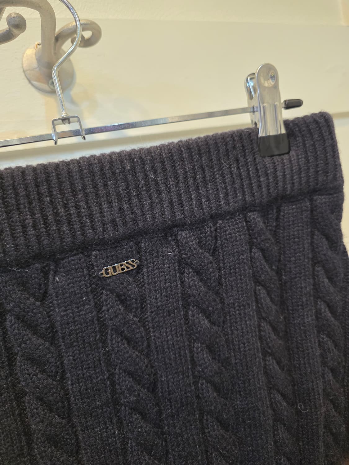 Guess 블랙 케이블 니트 스커트 상품이미지5
