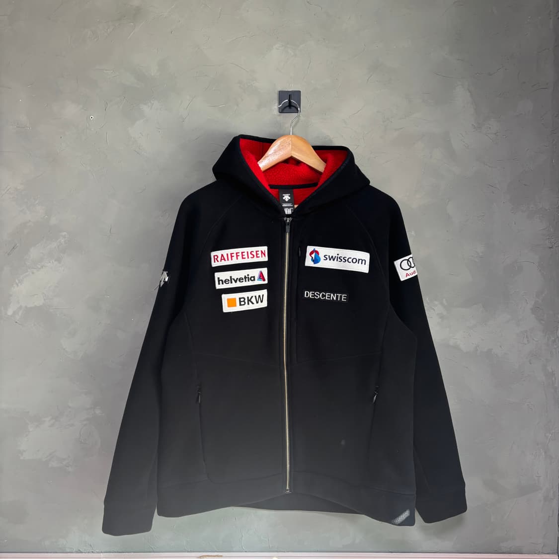 데상트 아우디 스위스 스키팀 플리스 상품이미지1