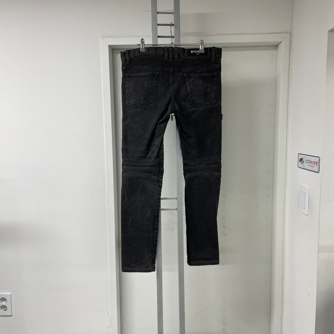 발망 흑청 바이커 팬츠 31 상품이미지5