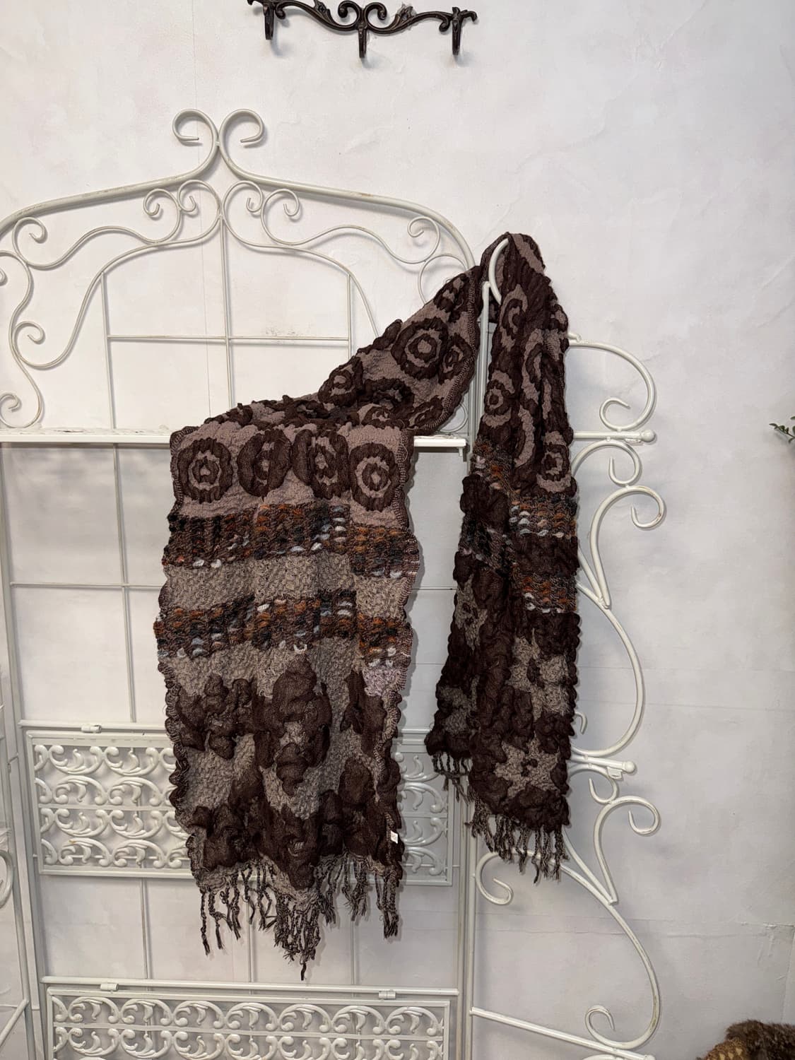Brown bohemian floral pleats muffler 상품이미지2