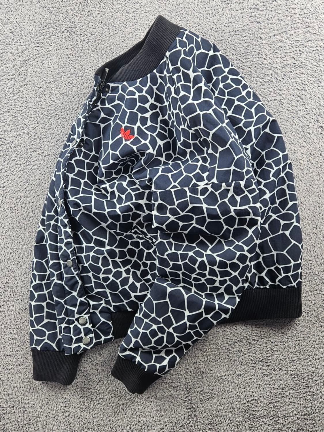 아디다스 오리지널스 기린 애니멀 봄버 자켓 ( M ) / 10981 상품이미지3