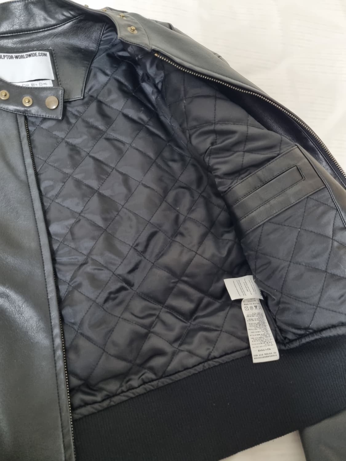 스컬프터 엠보스 레더 봄버 자켓(black) 판매합니다 상품이미지7