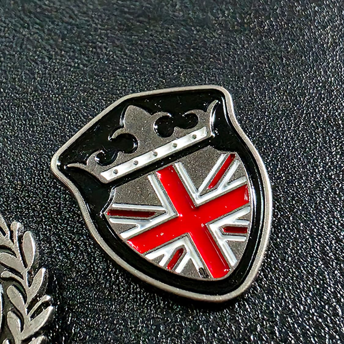 Nobilis 브로치 남자 여자 엔틱 빈티지 귀족 왕관 월계수 방패 상품이미지3