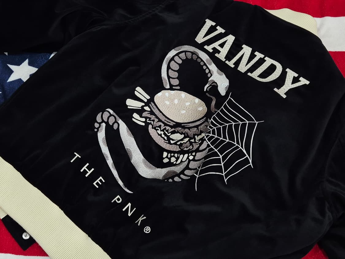 VANDYTHEPINK 반디더핑크 스네이크 벨벳 스타디움 바시티 자켓 상품이미지6