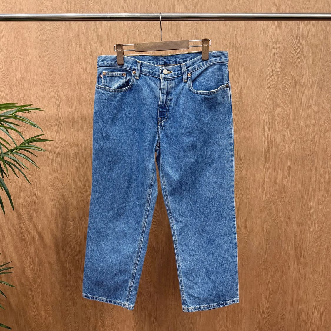 폴로 랄프로렌 데님 팬츠 로고 버튼 워치 포켓 디테일 레귤러핏 연청 상품이미지1