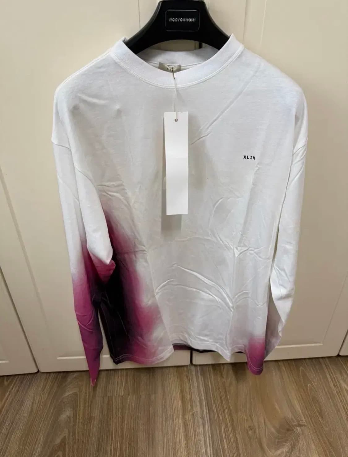 엑슬림 롱 슬이브 페인팅 스프레이 디테일 2사이즈 상품이미지1