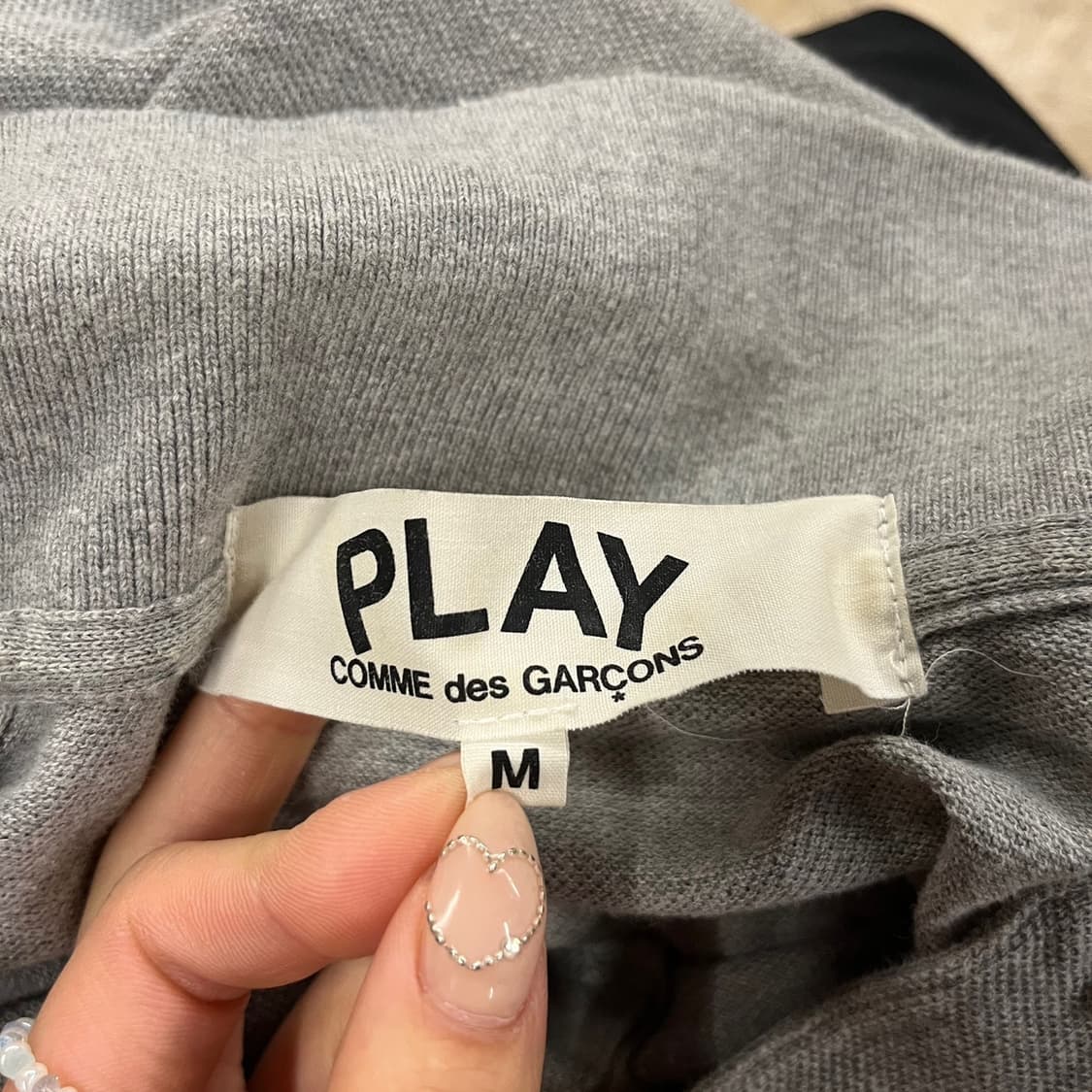 꼼데가르송 그레이 블랙 와펜 카라 PK 반팔 티 상품이미지4