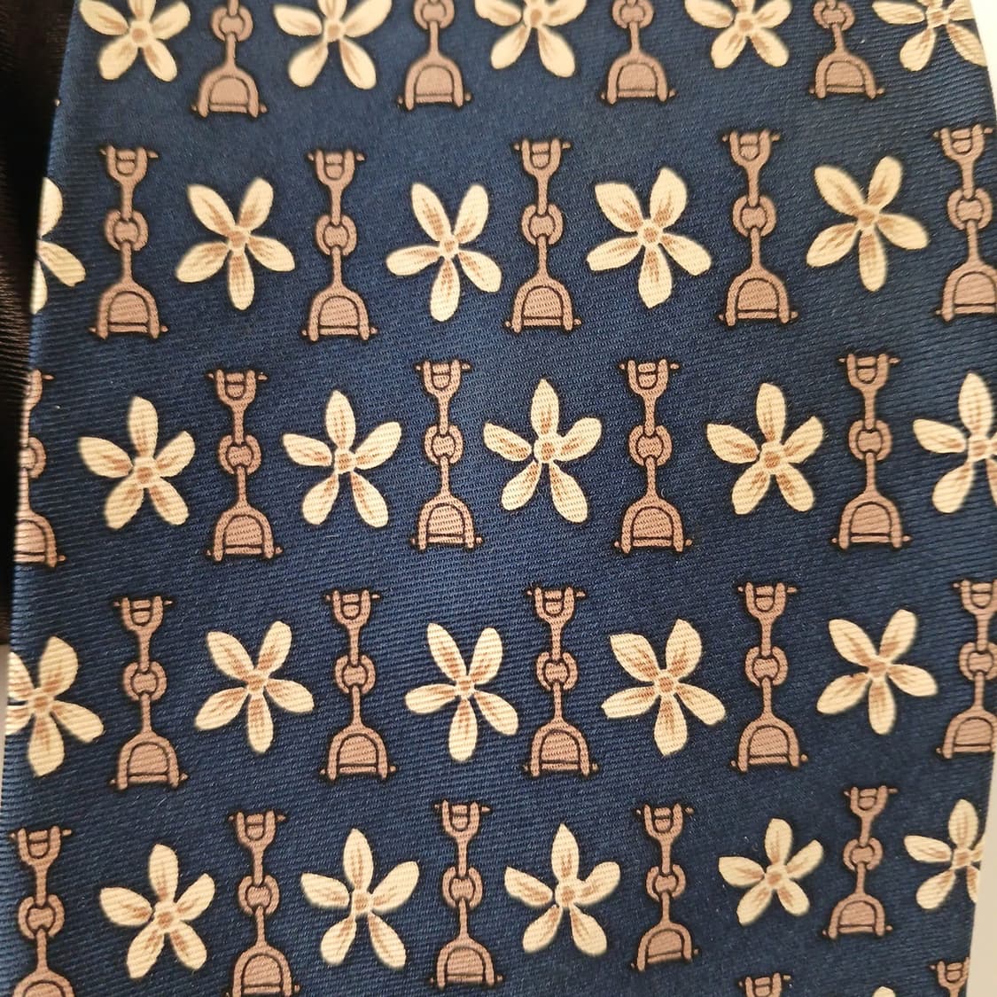 아쿠아스큐텀 실크 네이비 플라워 패턴 넥타이 10cm A등급 A19365 상품이미지8