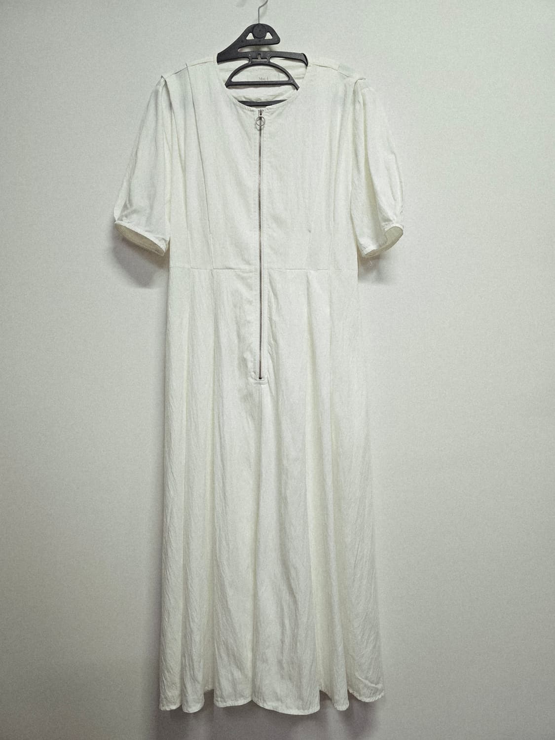 mu:i 화이트 롱 원피스 지퍼 포인트 상품이미지1