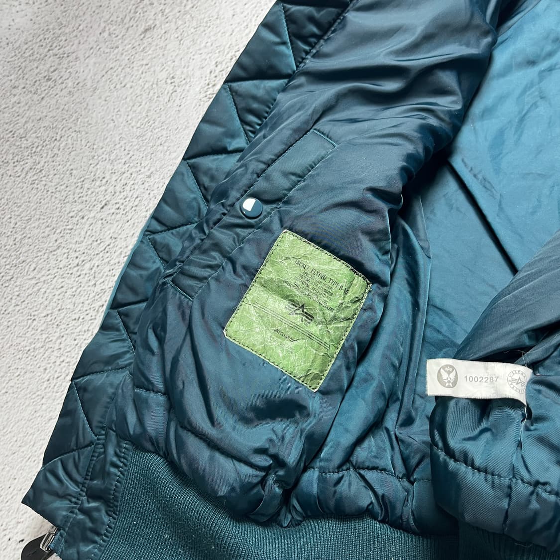 Alpha Industries B-15 Flight Jacket 상품이미지6