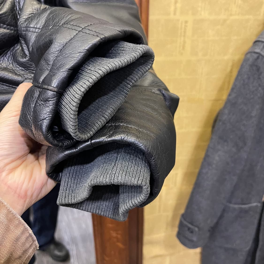 Vintage leather puffer jacket 상품이미지3