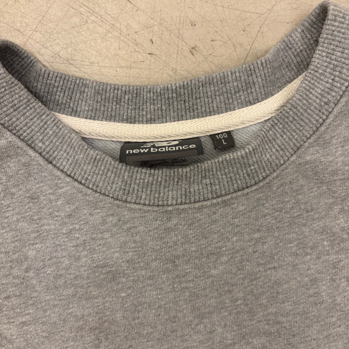 뉴발란스 스포츠 클럽 빅로고 맨투맨 상품이미지3