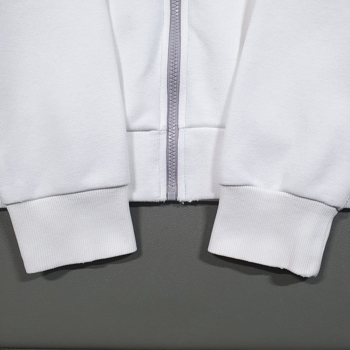 M) 내셔널지오그래픽 신형 23FW 핀테일 와펜 트레이닝 후드집업 화이트 상품이미지3