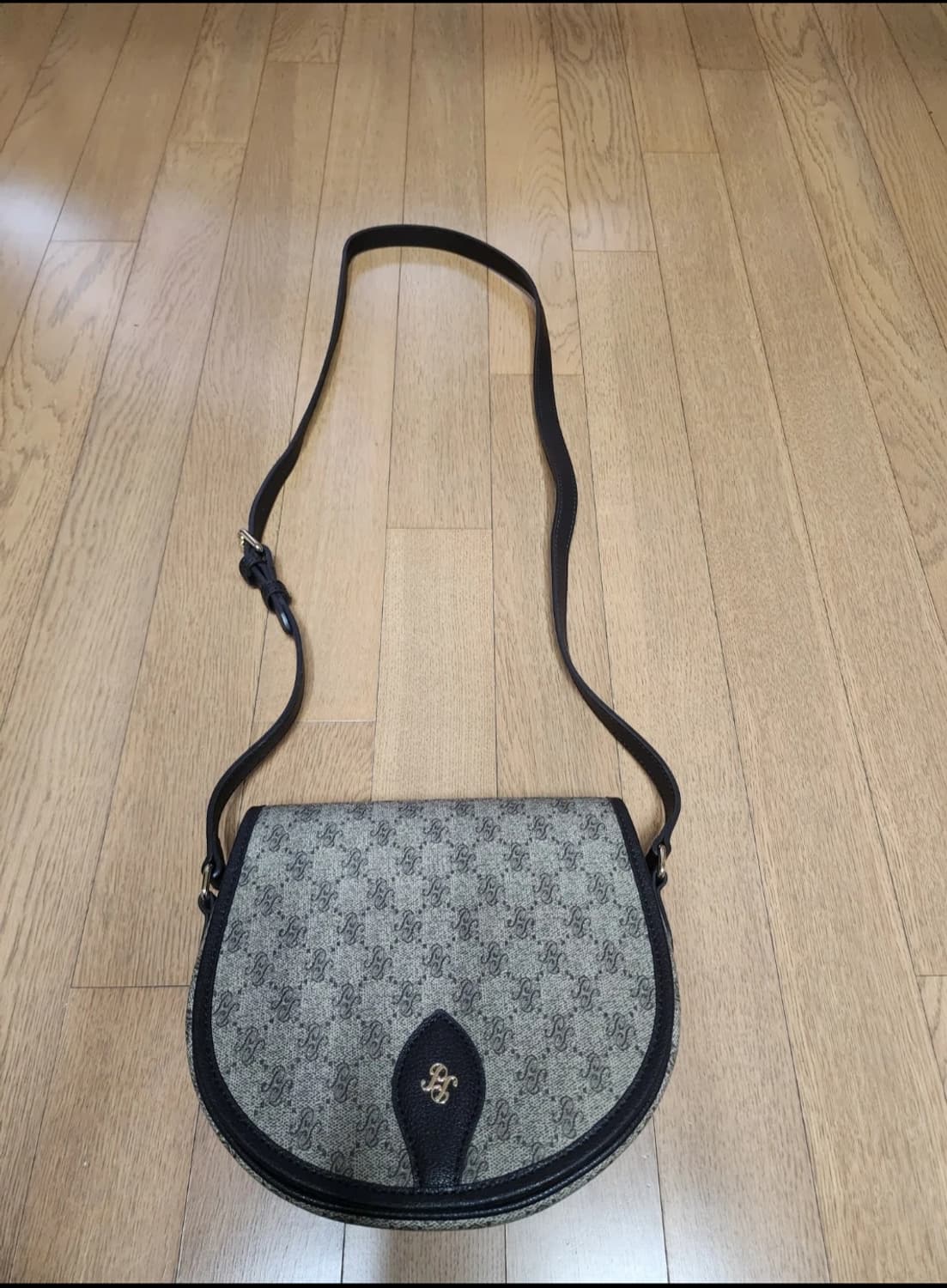 피에르가르뎅 크로스백 상품이미지1