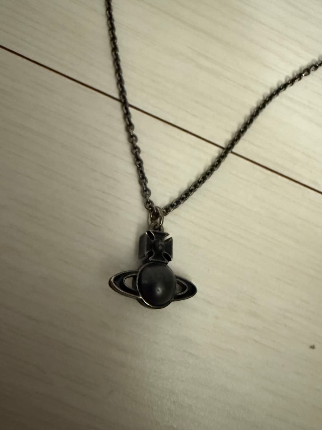 비비안웨스트우드 틸리야 롱 목걸이 블랙 / 풀박, 인증서 포함 상품이미지4