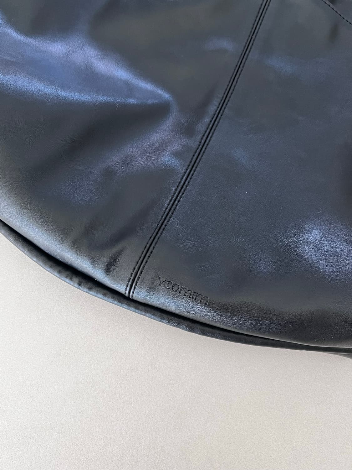 여밈 medium slash hobo bag (black) 상품이미지4