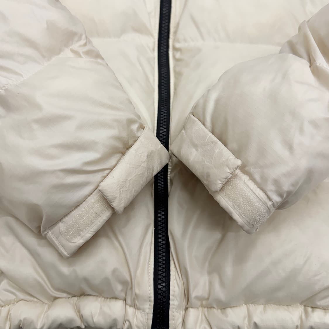 노스페이스 eco 에코 눕시 푸퍼 패딩 크림 화이트 상품이미지4