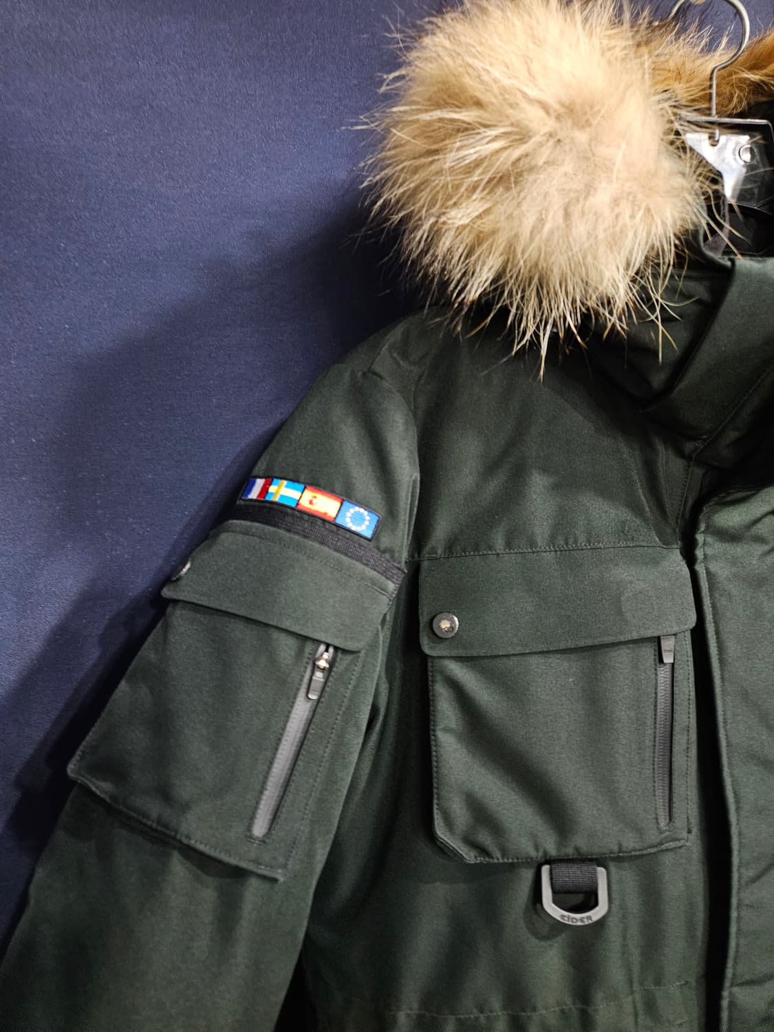 아이더 700필 고어 윈드스토퍼 다크그린 남성 100 구스다운 패딩  상품이미지5