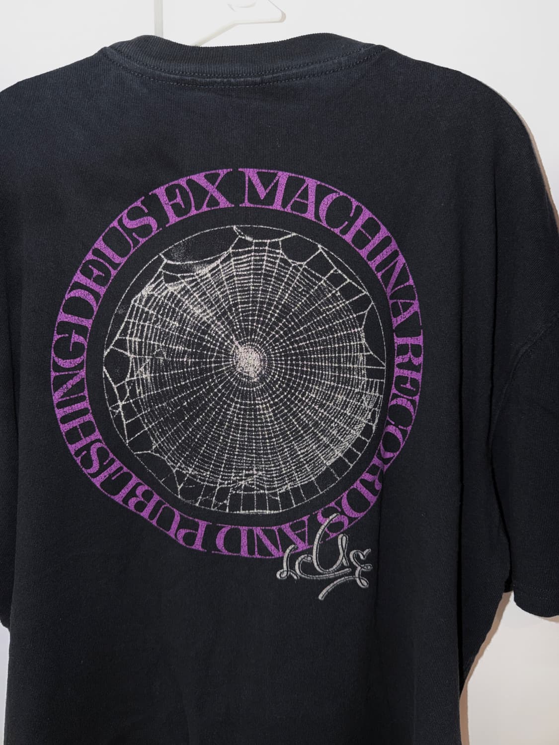 DEUS EX MACHINA EMBRACE TEE BLACK 상품이미지4