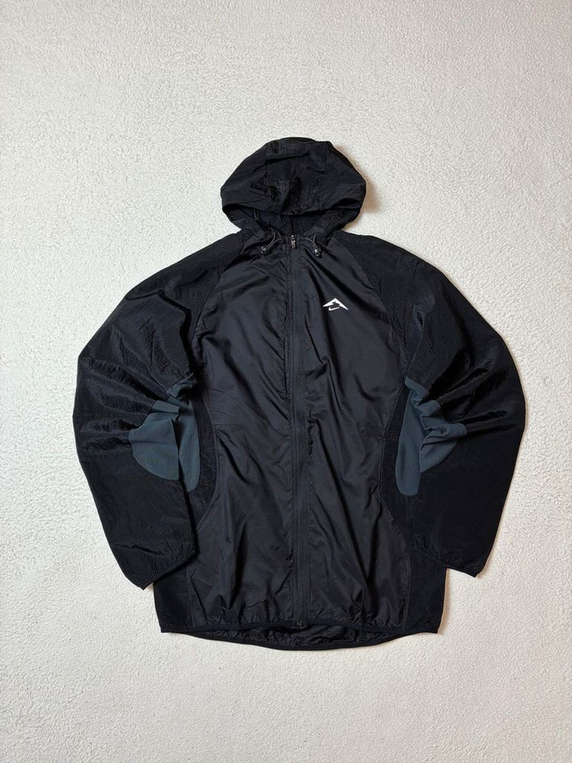 나이키 23ss 트레일 에어리즈 러닝 후디 윈드자켓 PN7484 상품이미지1