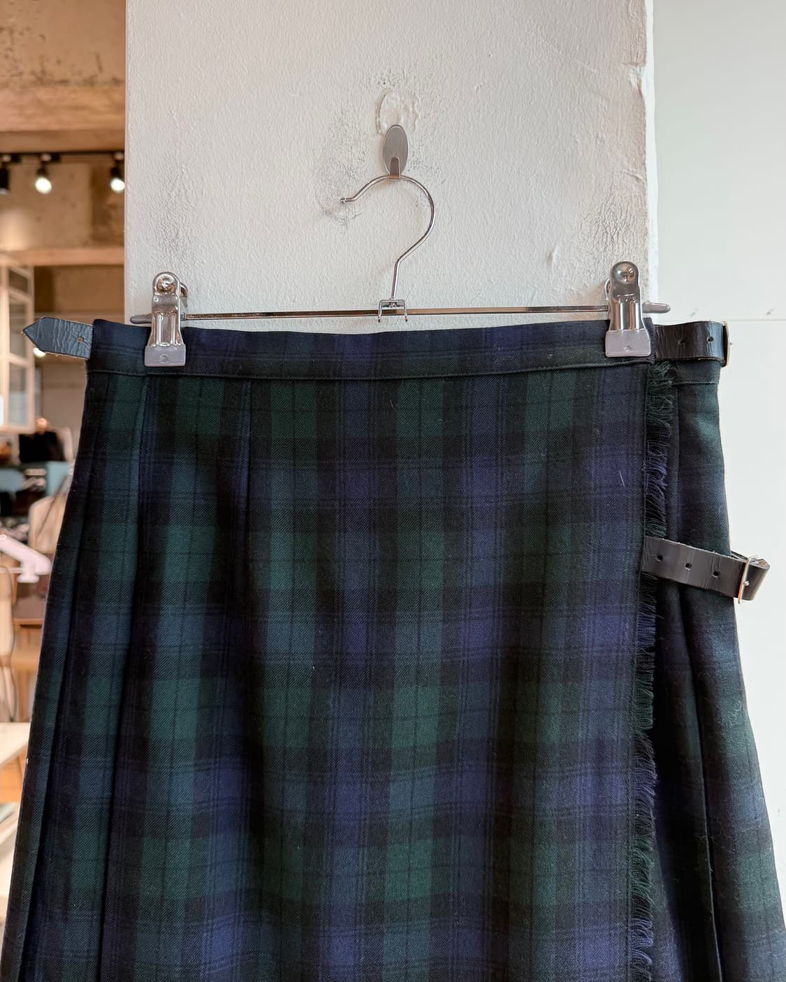 로라 애슐리 체크 버클 랩 미디스커트  상품이미지3