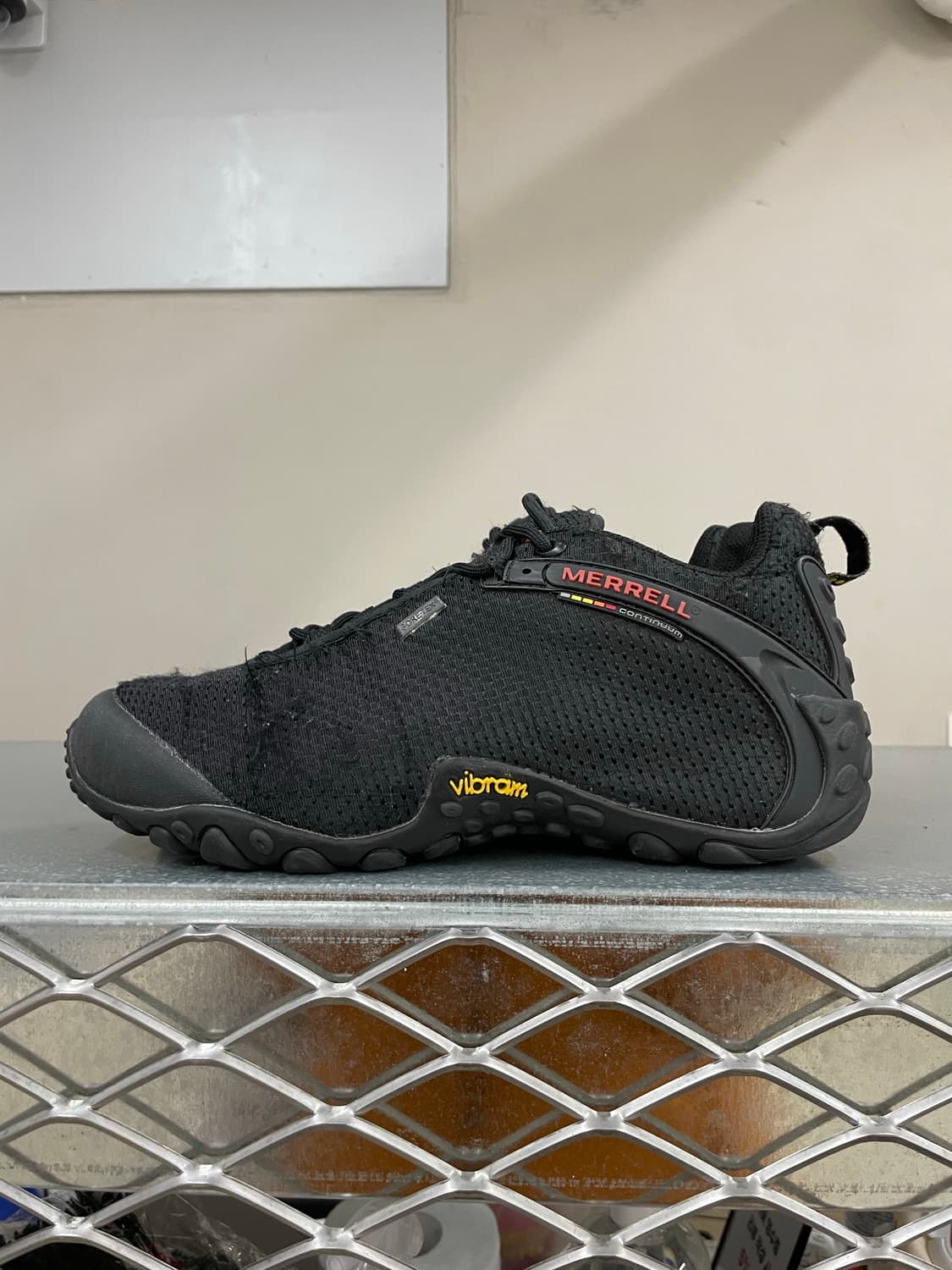 머렐 컨티늄 고어텍스 트레킹화 uk8 상품이미지1