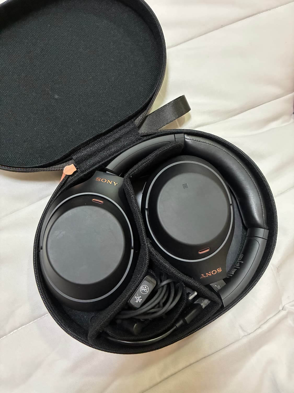 소니 WH-1000XM4 헤드폰 블랙 상품이미지1