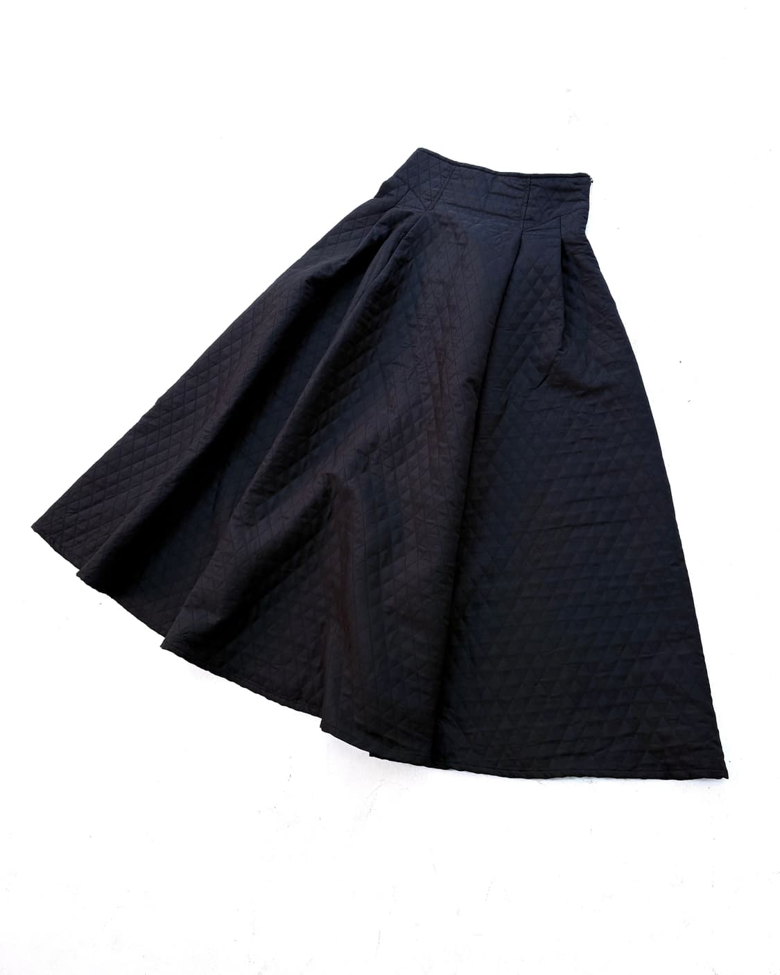 Embossed padded long flare maxi skirt 상품이미지3