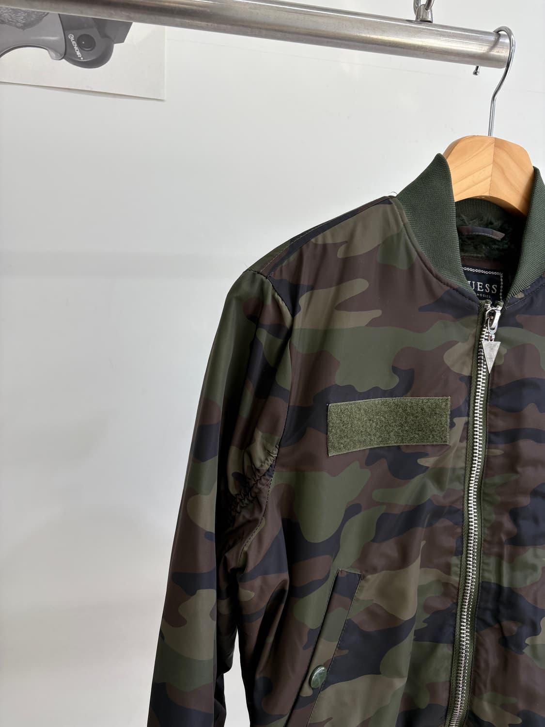 GUESS 항공점퍼 상품이미지3