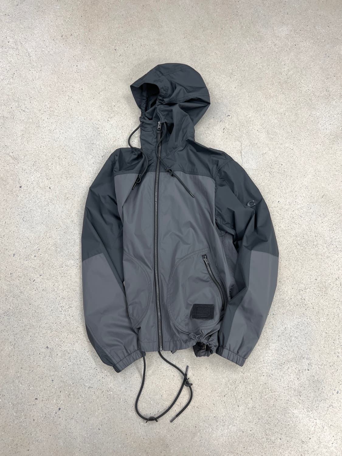 코치 레인 리액티브 윈드브레이커 상품이미지1