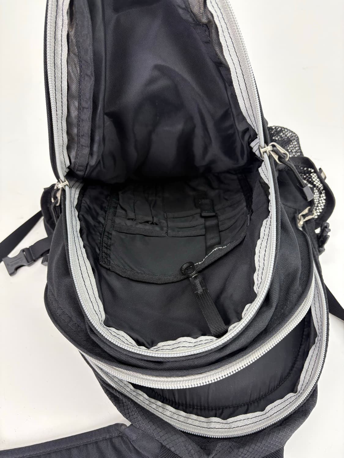 THENORTHFACE 노스페이스 에센셜 백팩 블랙  상품이미지7