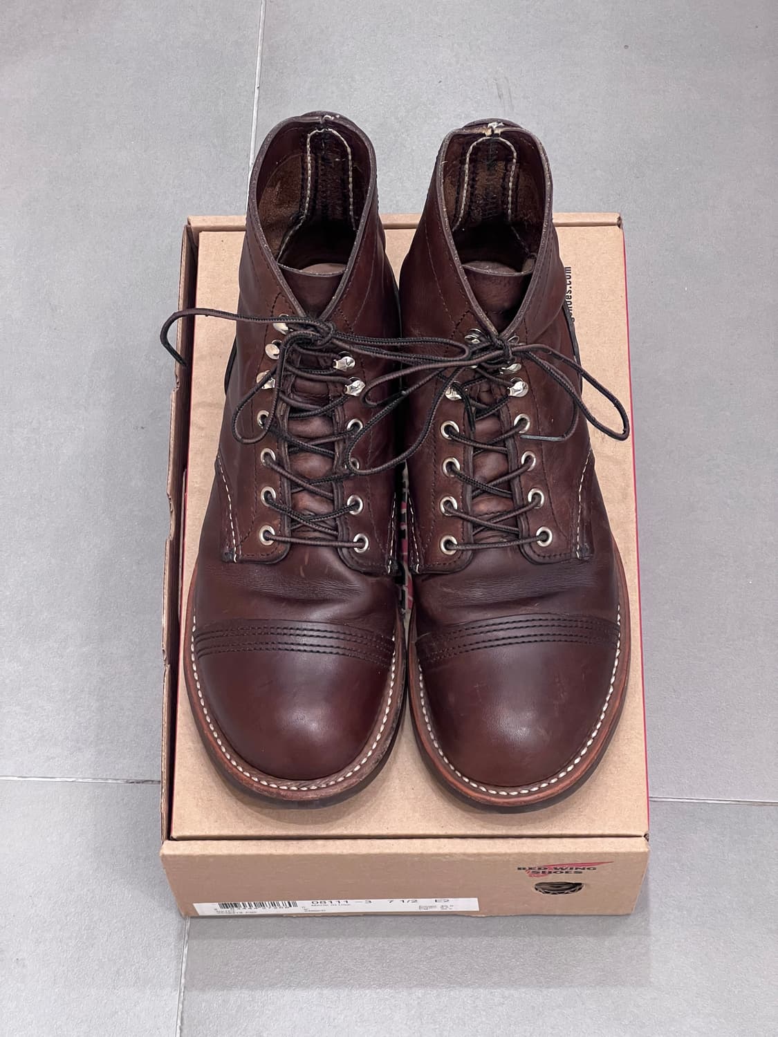 레드윙 아이언레인저 8111 8D 260 팝니다. 상품이미지1