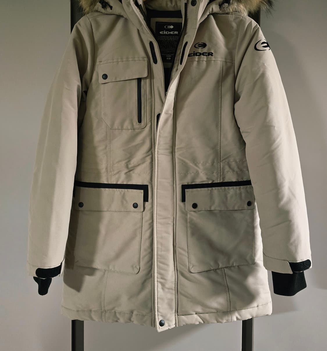 아이더 여성 스텔라 오리털 패딩점퍼.
싸이즈 XS 상품이미지2