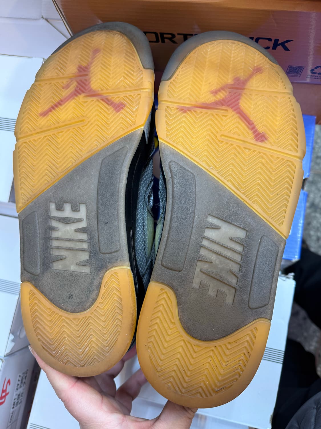 (290) 나이키 오프화이트 조던5 블랙 모슬린 상품이미지5