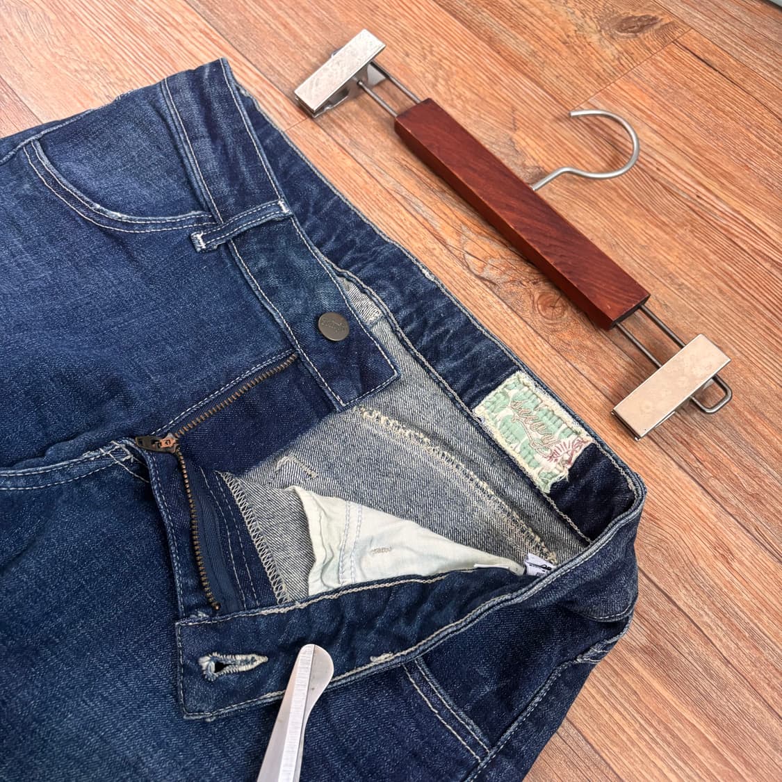 SIWY 씨위 슬림 실루엣 28 스판 데님 청바지  상품이미지3