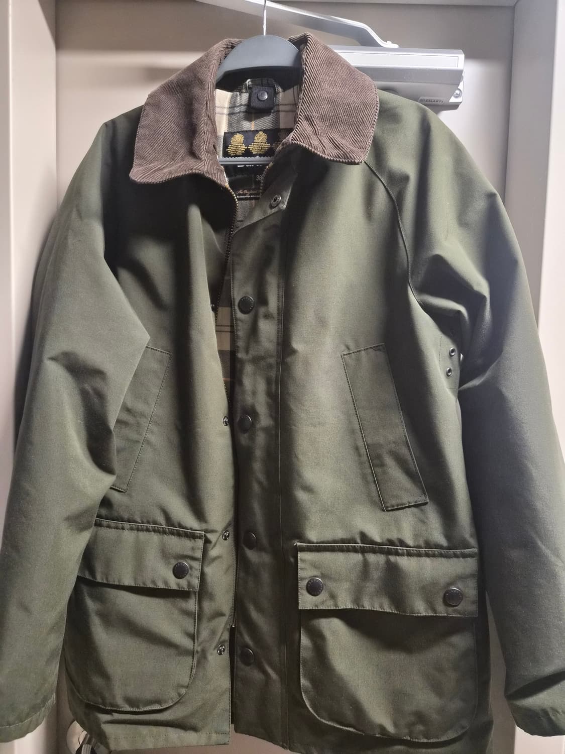 바버 비데일 논왁스 판매합니다 38사이즈 상품이미지1