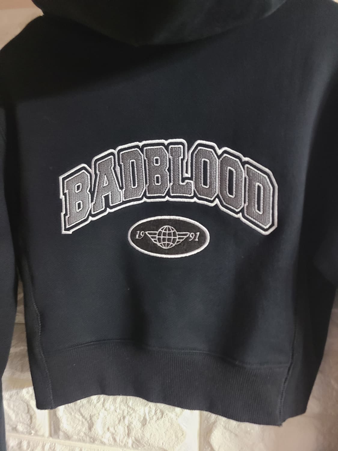 배드블러드 크롭 후드집업 블랙 S 상품이미지4