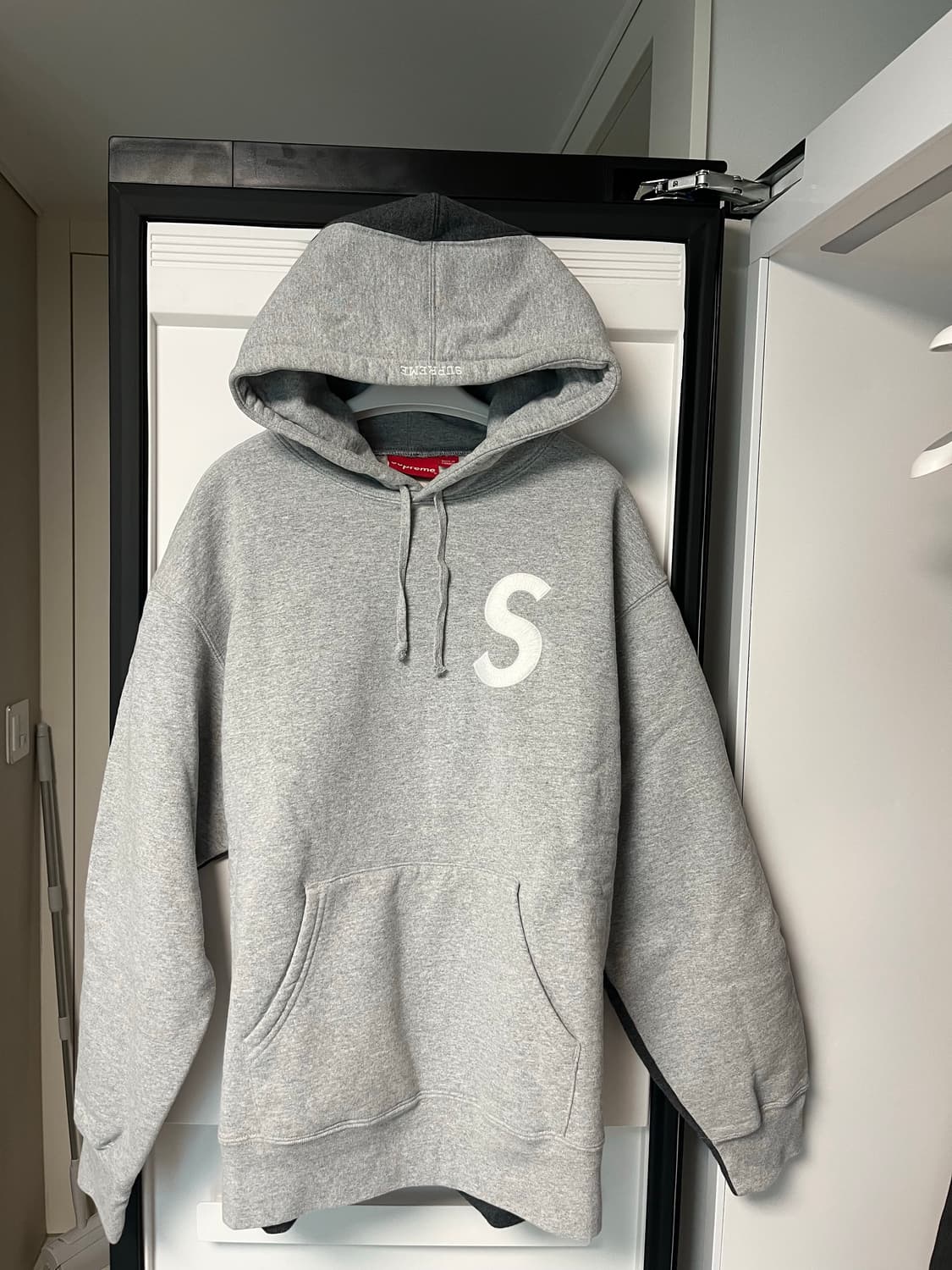 L ) 슈프림 S로고 후면 배색 후드티 상품이미지1
