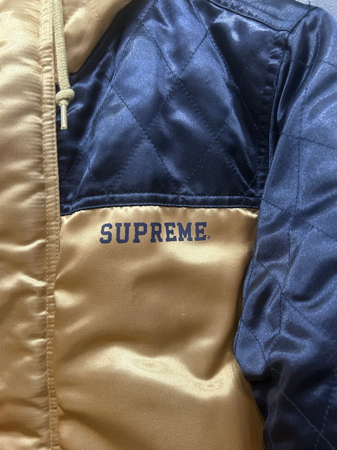 슈프림 퀄팅 후드 패딩자켓 상품이미지3