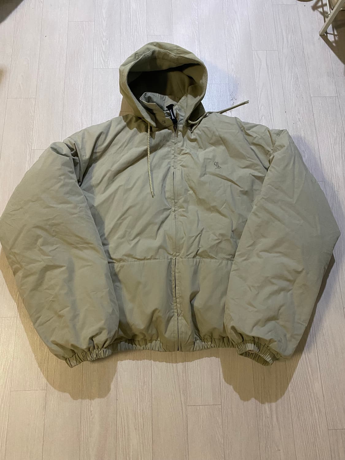 라퍼지스토어 패딩 상품이미지1