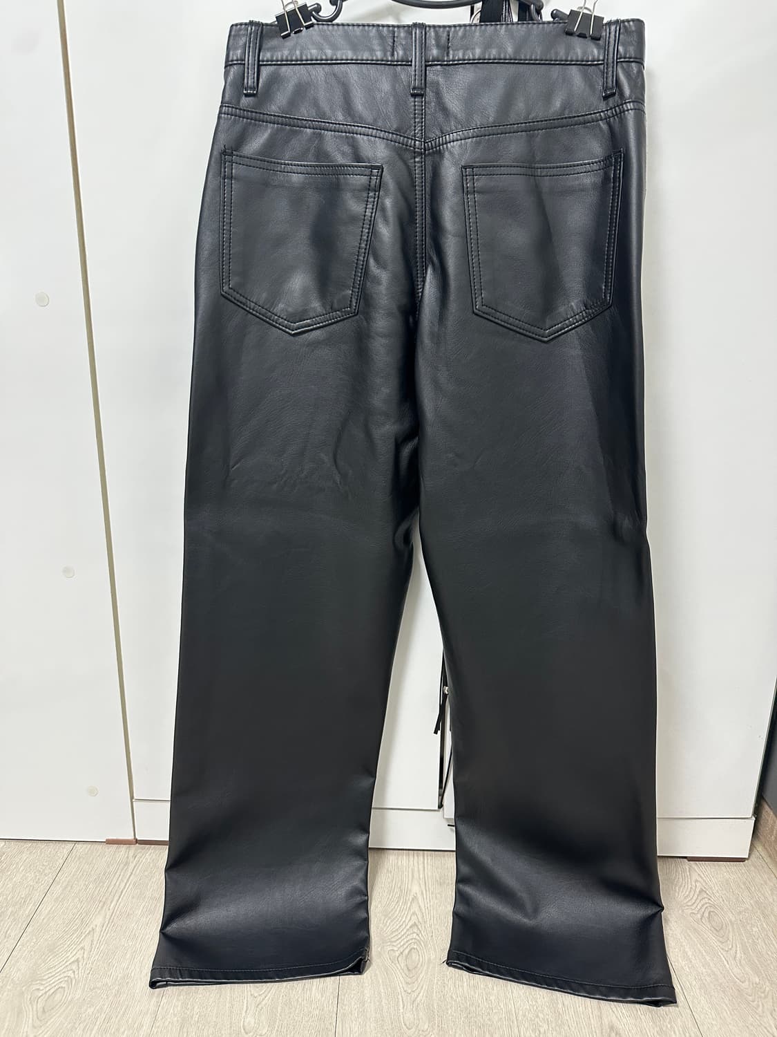 SIKOS 소프트 레더 팬츠 상품이미지1