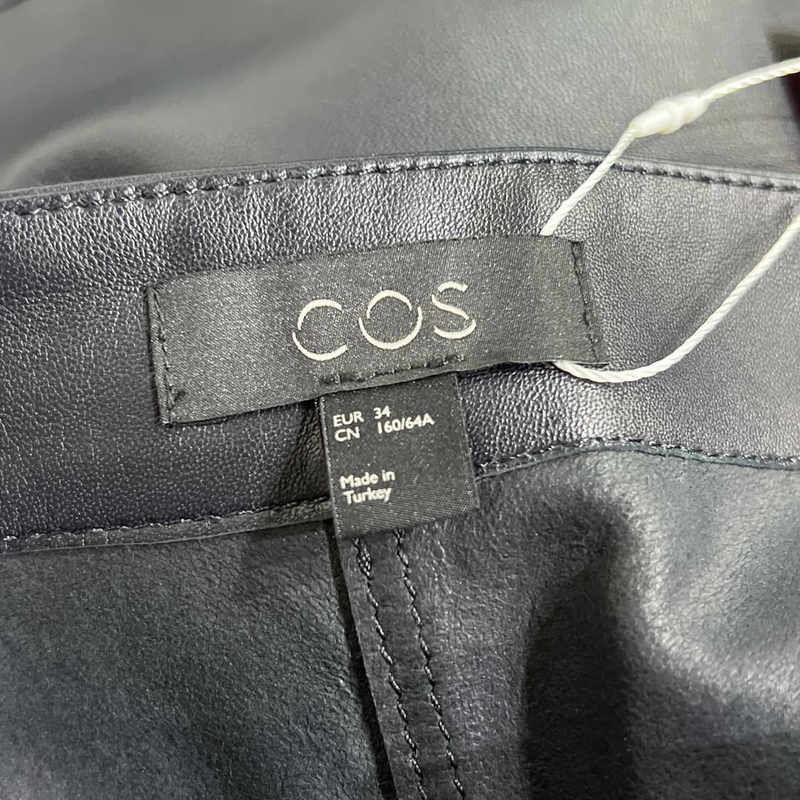 [28] COS 코스 천연 양가죽 와이드팬츠  네이비 상품이미지6