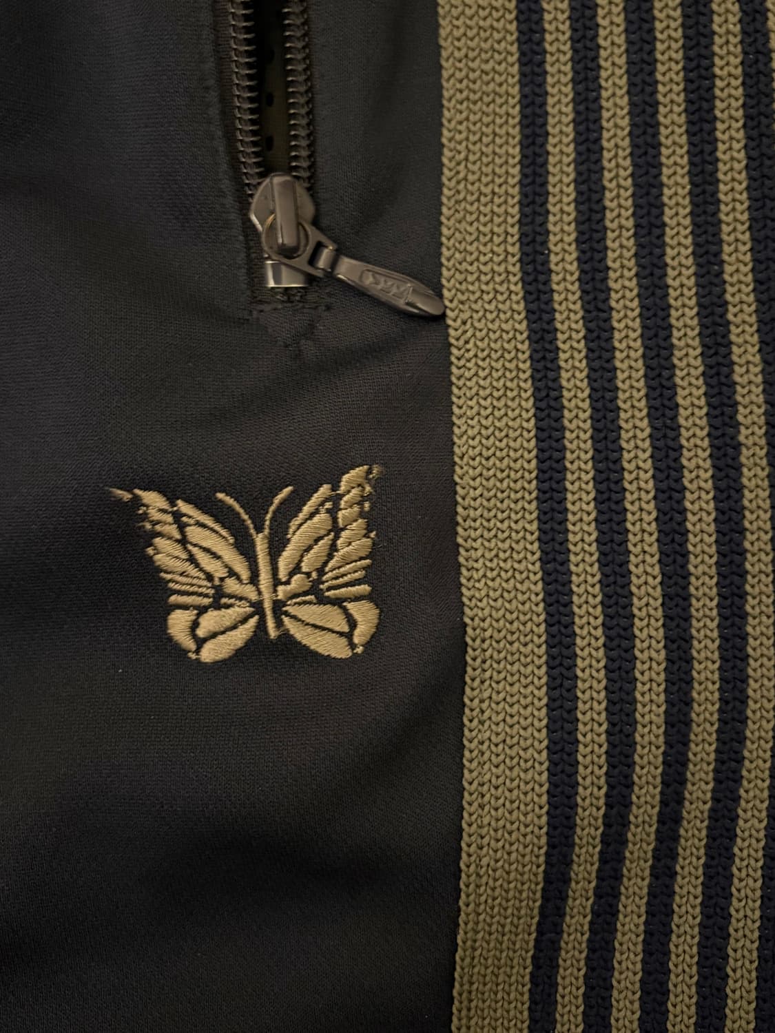 니들스 트랙팬츠 네이비 내로우핏 L 상품이미지3