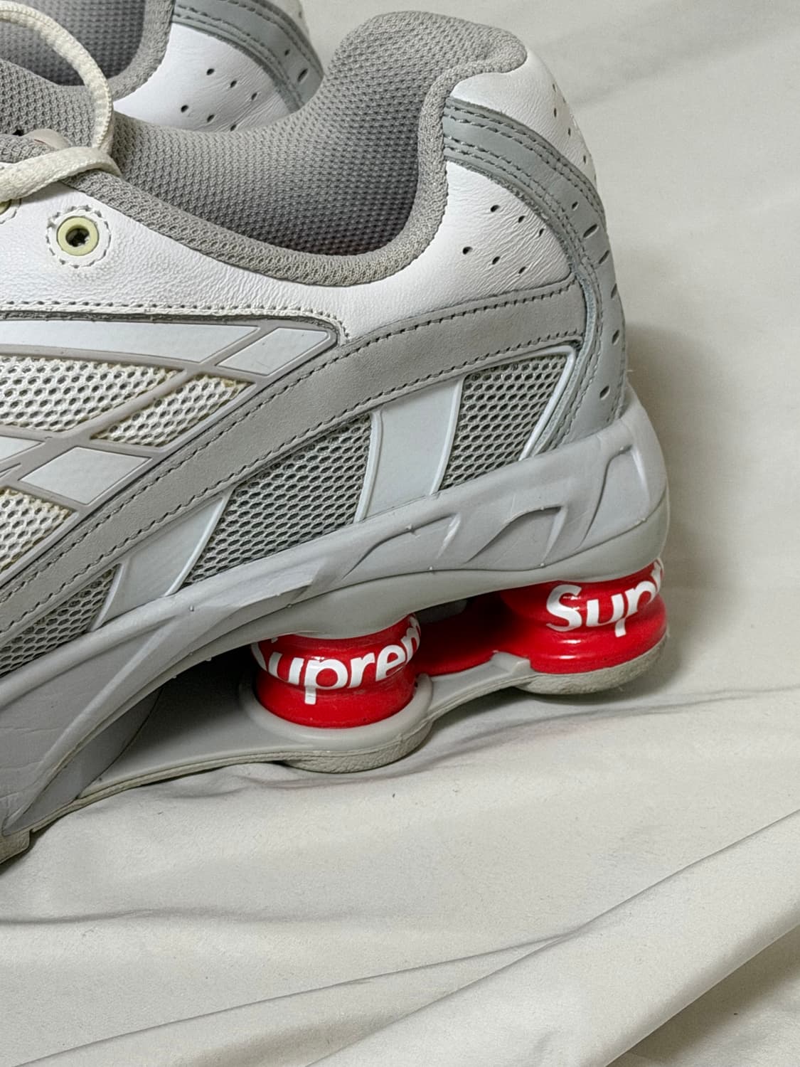 슈프림X나이키 샥스 라이드 2 SP 화이트 상품이미지3