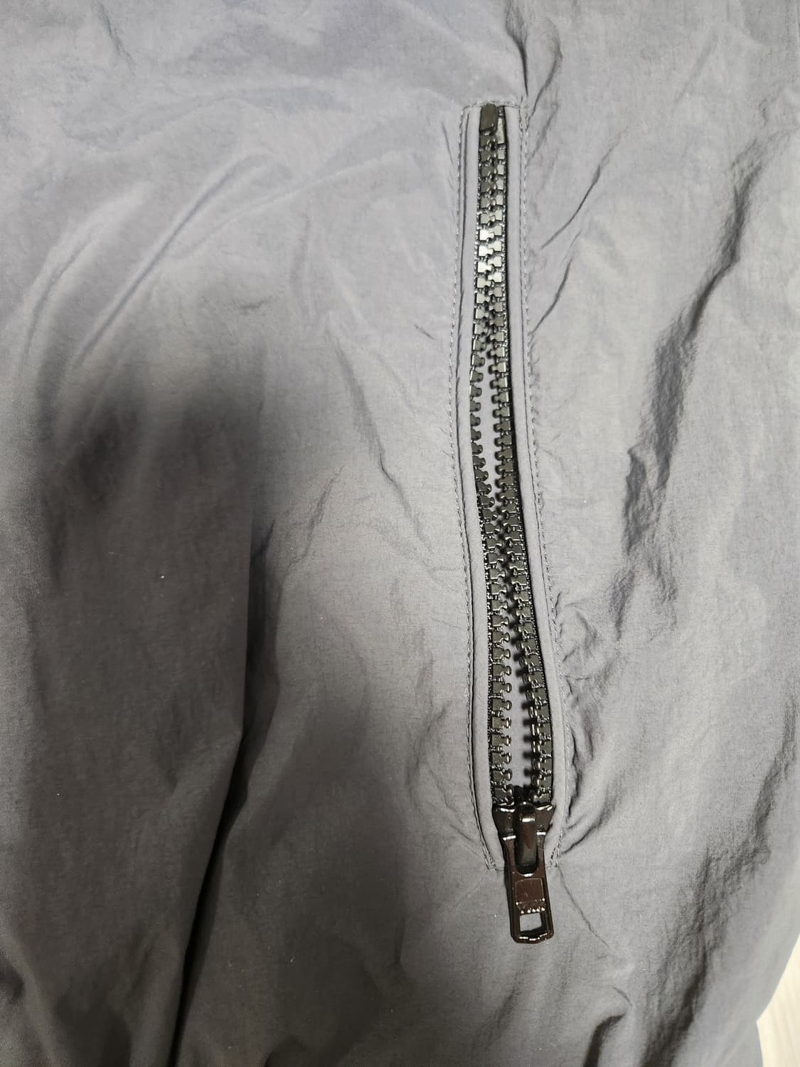 지오다노 윈드브레이커 우븐 바람막이 자켓 사이즈100(L)

여러 중고사 상품이미지6