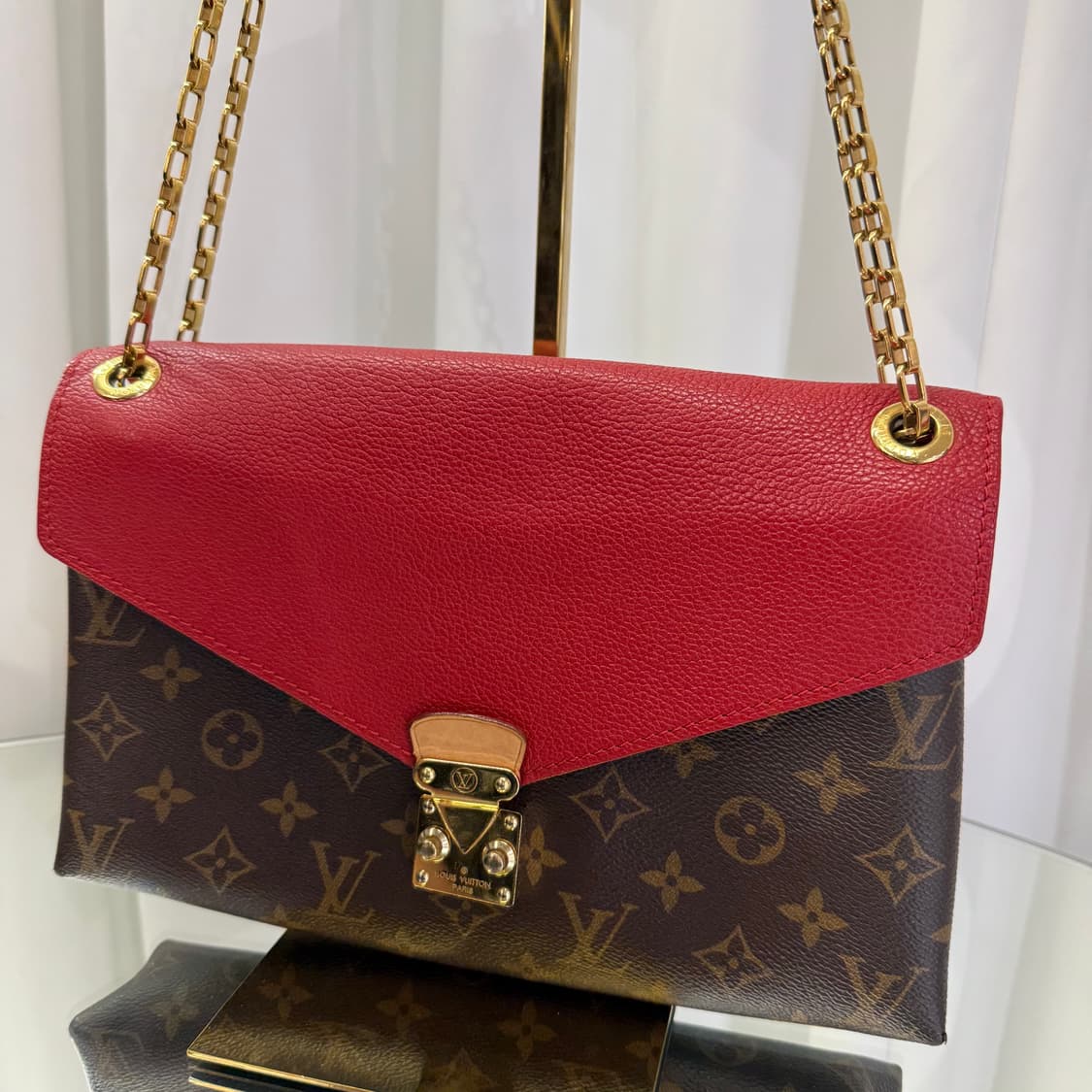 루이비통 모노그램 팔라스 플랩 체인 숄더백 상품이미지3